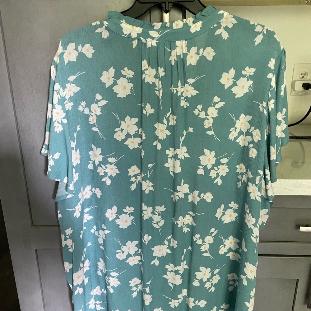 Blouse - Picture 2 of 5